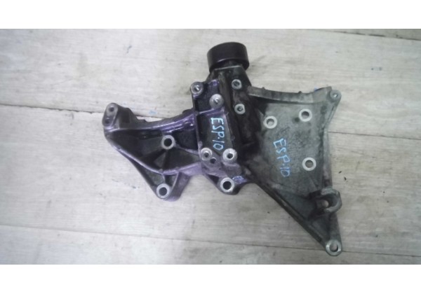 Кронштейн генератора Renault Laguna, Megane, Scenic, Espace III 1.6, 1.8 16V, 7700103525